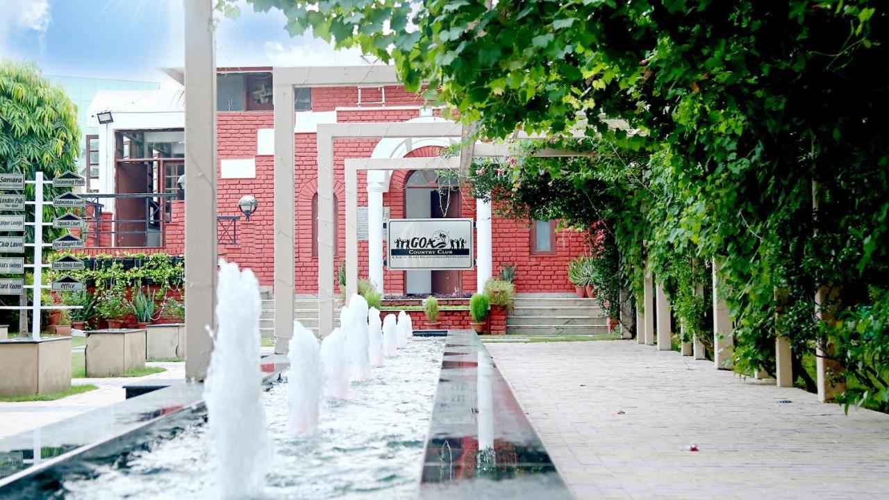 Hotel Goa Country Club Gurgaon Exterior foto