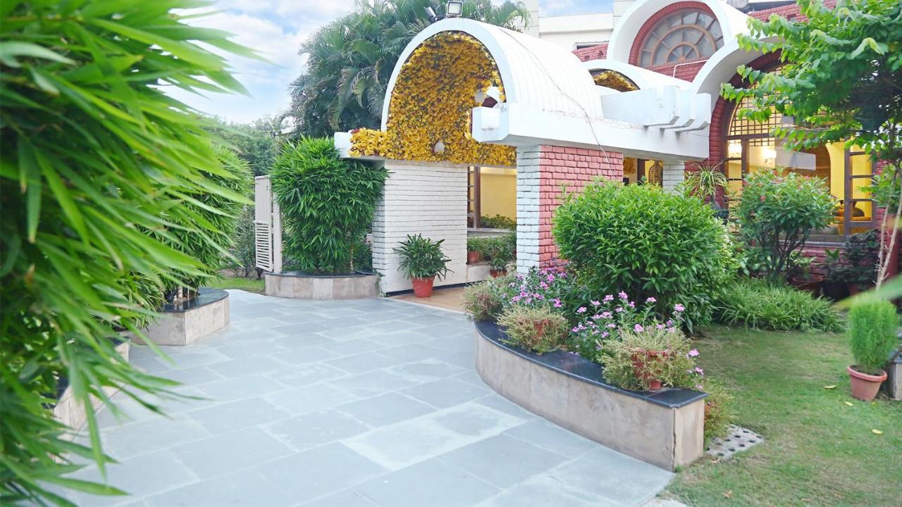 Hotel Goa Country Club Gurgaon Exterior foto