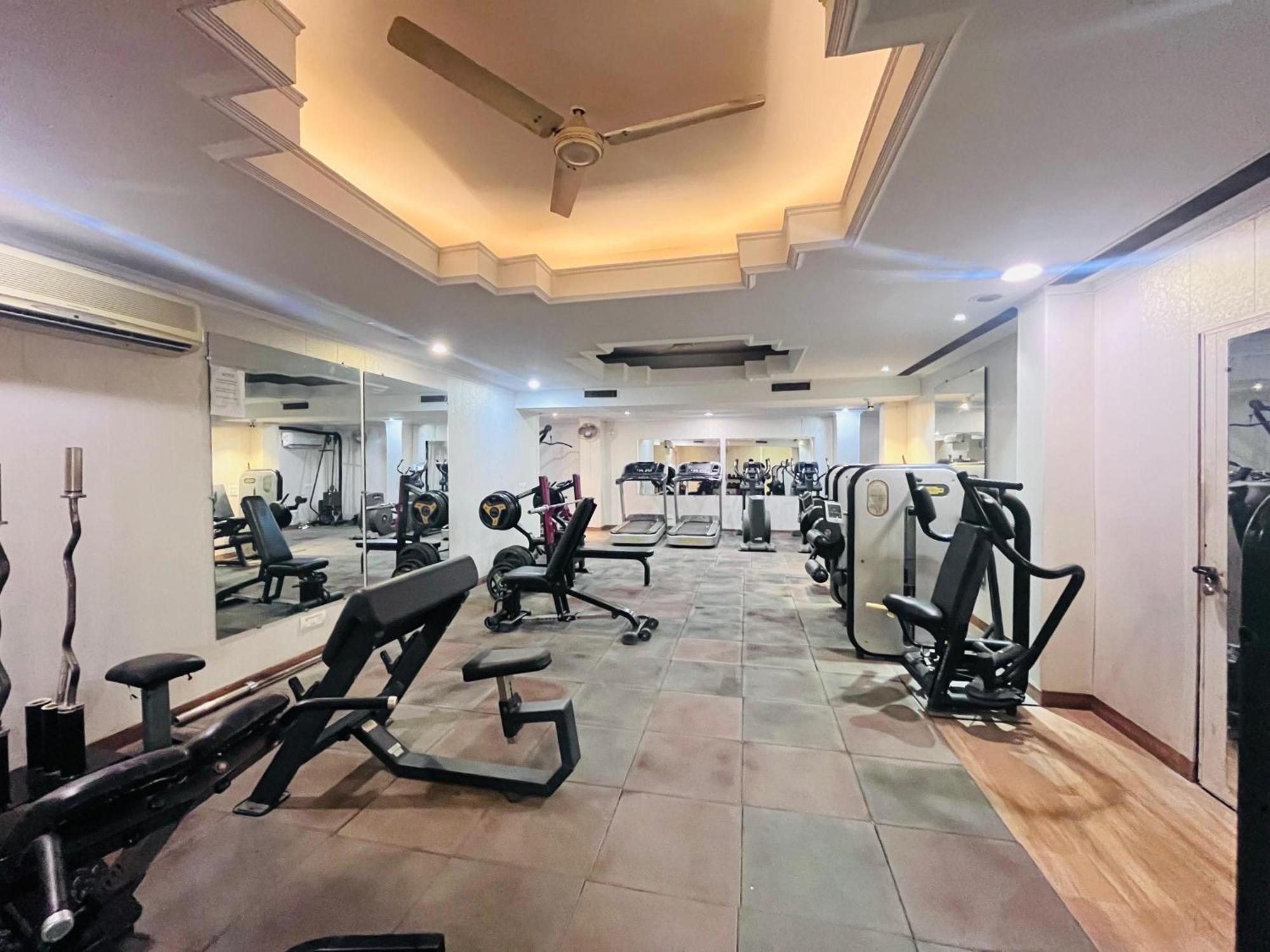 Hotel Goa Country Club Gurgaon Exterior foto